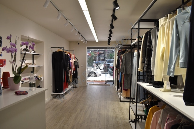 Store for rent in Pjeter Bogdani street in Tirana.&nbsp;
The environment it is positioned on the gr